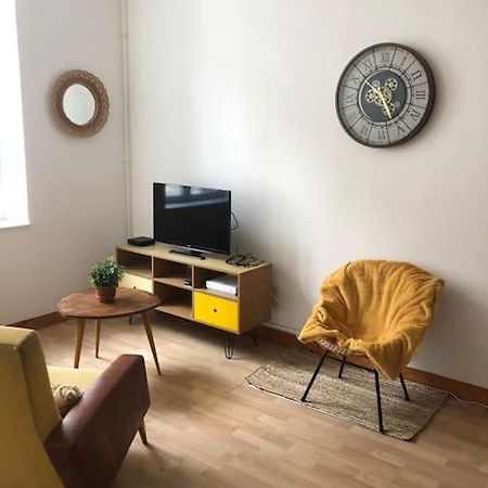 Appartement En Duplex A Auxonne Luaran gambar